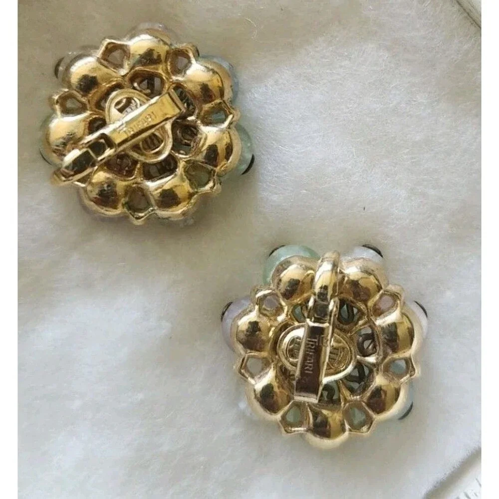 Signed Crown Trifari Demi Parure Pastel Lucite Crackle Glass Beads Clip Earrings